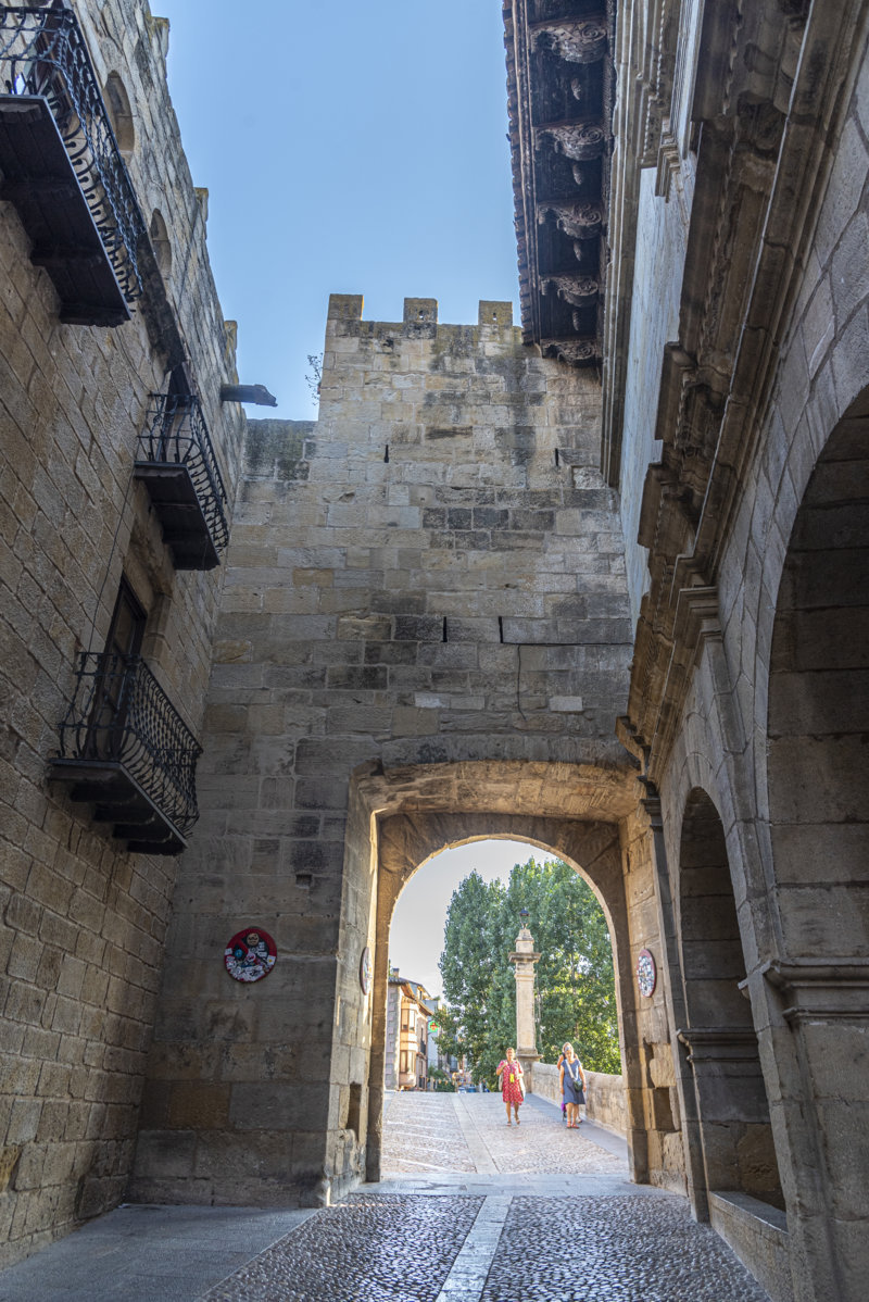Teruel - Valderrobres 09 - Puerta de San Roque.jpg